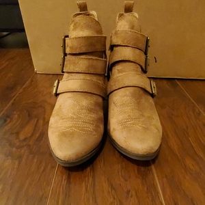 Light brown suede like booties size 6